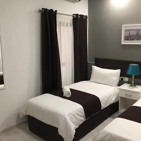 Buccaneers Boutique בית הארחה 3*