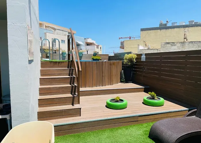 Buccaneers Boutique San Pawl il-Baħar