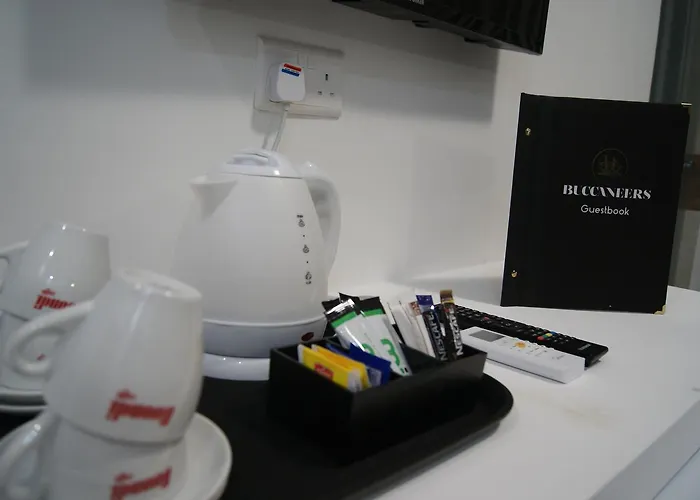 Buccaneers Boutique Gasthuis St. Paul's Bay