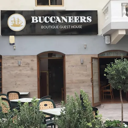 バッカニアーズ ブティック ゲスト ハウス 4*